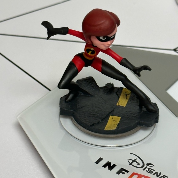 Disney infinity Mrs. Incredible Helen elastic interactive characters figure - Picture 6 of 7